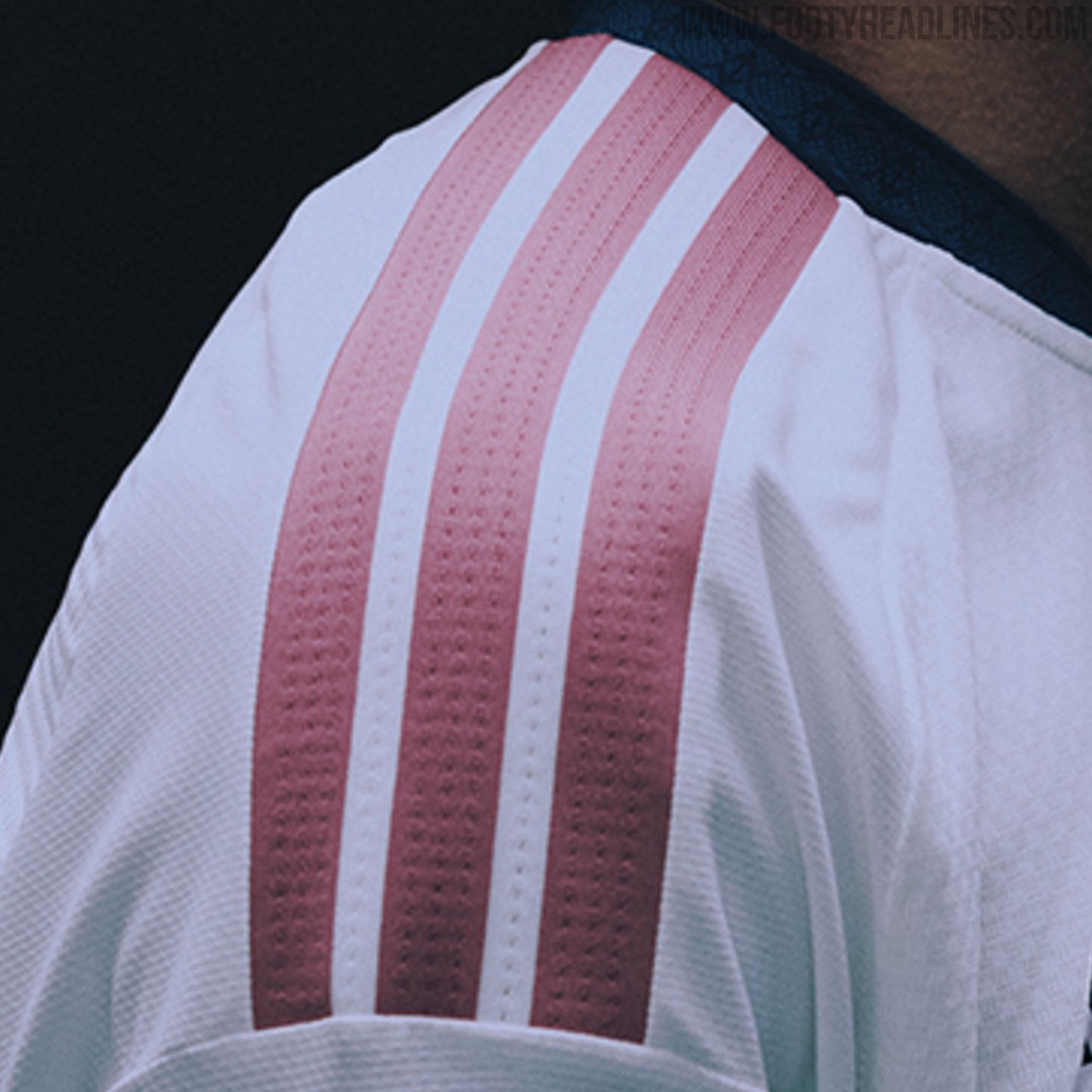 Footy_Headlines's tweet photo. Nike cannot be happy with Kylian Mbappé. https://t.co/IKOaLGZS1H