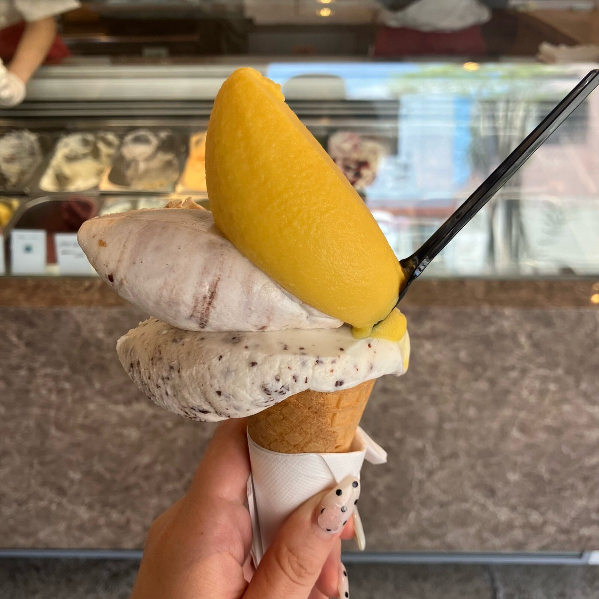 kantoseisakusho's tweet photo. 最近暑すぎて、ジェラートにハマっています🍨🧊
これまでジェラート屋さんに行くことは無かったのですが、やっぱり専門店はおいしい🤤✨
岐阜県にある「#RACCONTO」は盛り付けが美しく、名物のパイが入っているフレーバーも他では無い味でとっても美味しかったです😍
#企業公式相互フォロー https://t.co/10VQ752TDn