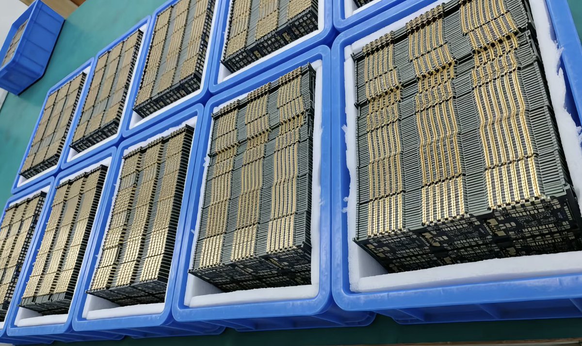 Atlas_PCB's tweet photo. 7*24 factory runtime. RF/HDI/Rigid-flex,etc. Quick turn! https://t.co/WWhpzMI3cP