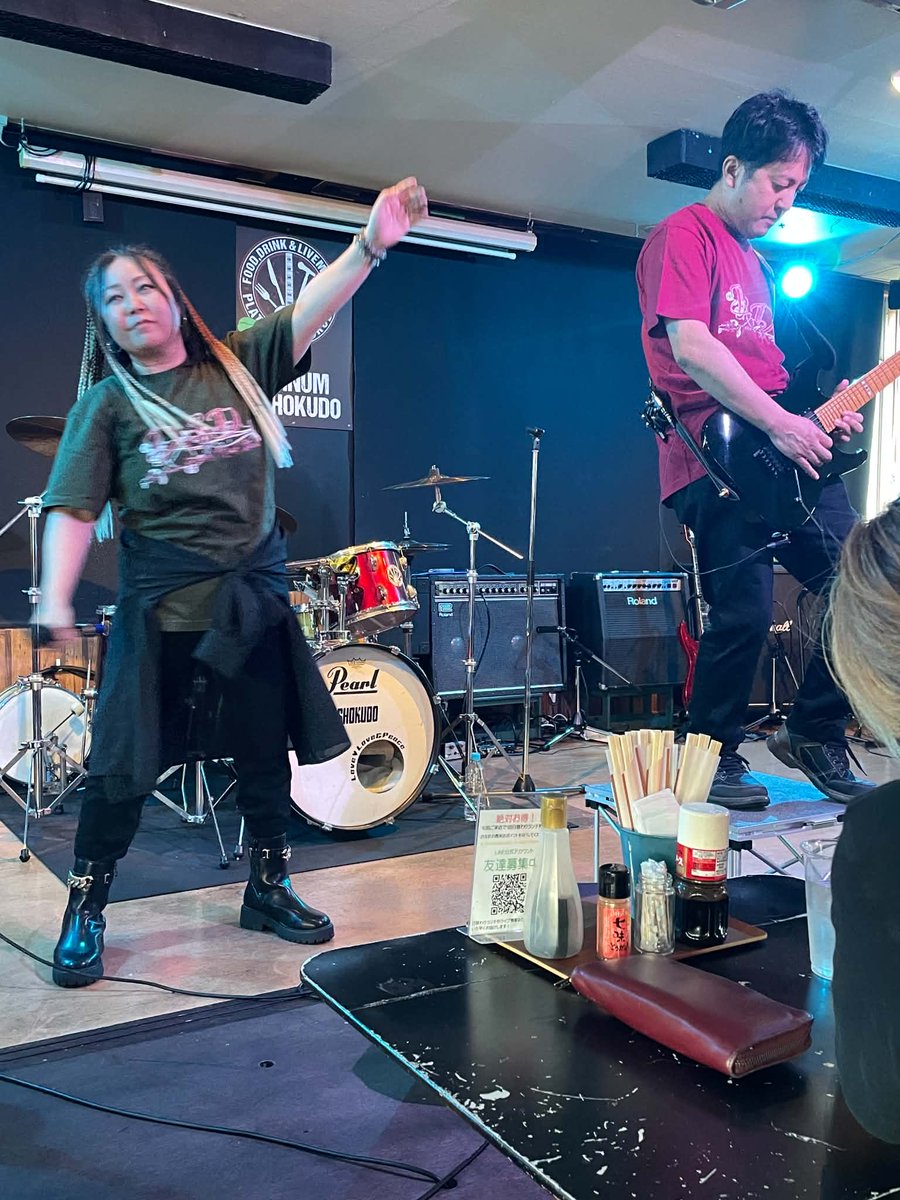DsdDsd2012's tweet photo. 昨日のプラチナ食堂のライブ‼️
来てくださった方々、配信見てくださった方々、演者の皆さん、スタッフの方々、本当にありがとうございました♪
2人共絶不調でしたが、皆さんのおかげで
パワーもらえて、楽しむ事ができました🥳また遊びましょうね😎✨ https://t.co/vro5Vi1nWy