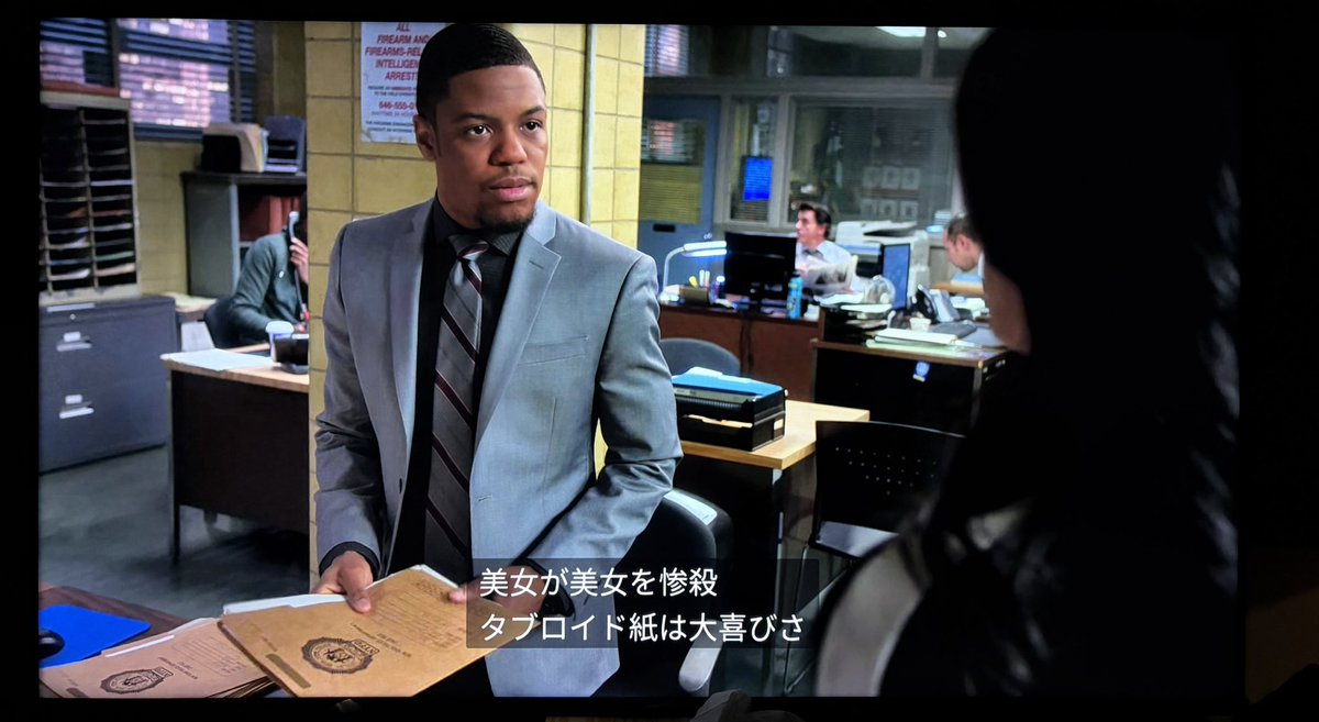 rumble20135's tweet photo. ベル刑事、スーツの着こなしとかシャツ、ネクタイ、ジャケッ��の色の合わせ方とかかっこよくて好き(エレメンタリー ホームズ＆ワトソン in NY シーズン2より)
ttps://watch.amazon.co.jp/detail?gti=amzn1.dv.gti.febbea49-22e8-2cfd-bf20-7e6739f515ed&amp;territory=JP&amp;ref_=share_ios_season&amp;r=web https://t.co/kcoxKpd5QX