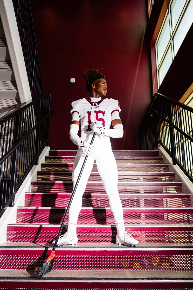 ShawTierney's tweet photo. It that time to rise and shine!🌥️⛅️☀️

SEASON LOADING!!!

#WolvesOnly  

@JColemanFB 
@TViewWolves @Spr1ntCoach  @CoachLoy_ @MISDathletics 
@GPowersScout @Matt_Stepp817 @DMNGregRiddle @CoachDTryon @SkysTheLimitWR  @Tre_LandoTFL   @PrepRedzoneTX @TFloss32  @dctf  @kallingplays @coachpwashwins @RickeyBrownJr3 @Marchen44  @adamgorney @RallyPreps @MikeRoach247  @samspiegs @SWiltfong_ @malloryhartley @TomLoy247