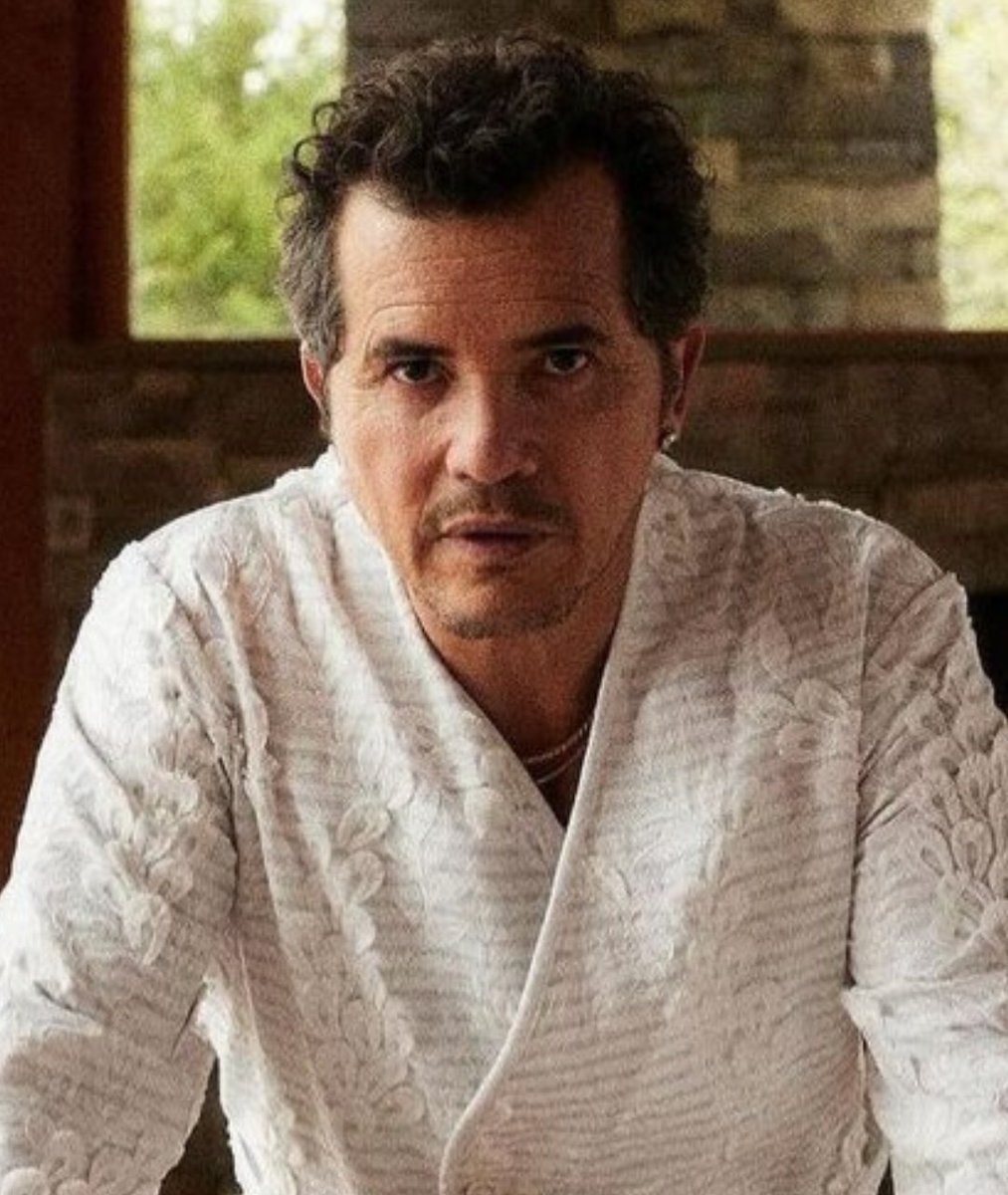 TheCartoonBase's tweet photo. John Leguizamo revealed that voicing Sid in ‘ICE AGE’ paid his bills, bought him two houses and paid off his children’s college. https://t.co/o73L8DKjrp