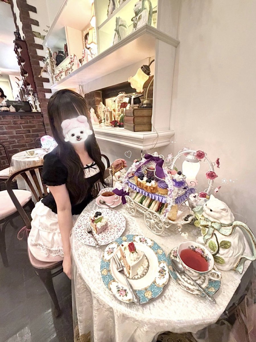 miricham_'s tweet photo. 季節のアフタヌーンティー可愛かった😽
予約なしでも頼めるのჱ̒⸝⸝> ·̫ <⸝⸝ᐡ➿⭐️ https://t.co/MkmYwiGMra