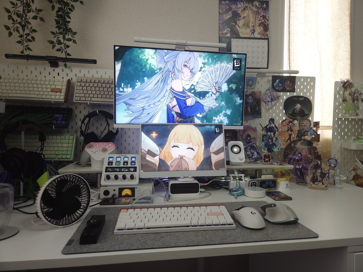 tottemoKent's tweet photo. 趣味デスク（ライトつけてなかった）
 
 #desksetup https://t.co/Di1lD6JVJU