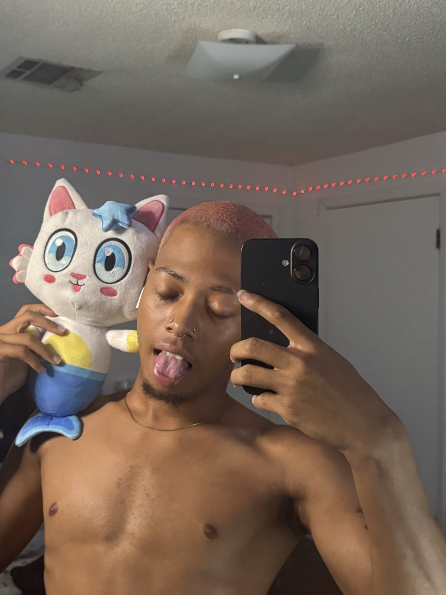 bqsrulee's tweet photo. Everything Pinkaa😽💕 https://t.co/NqygDfLYbZ