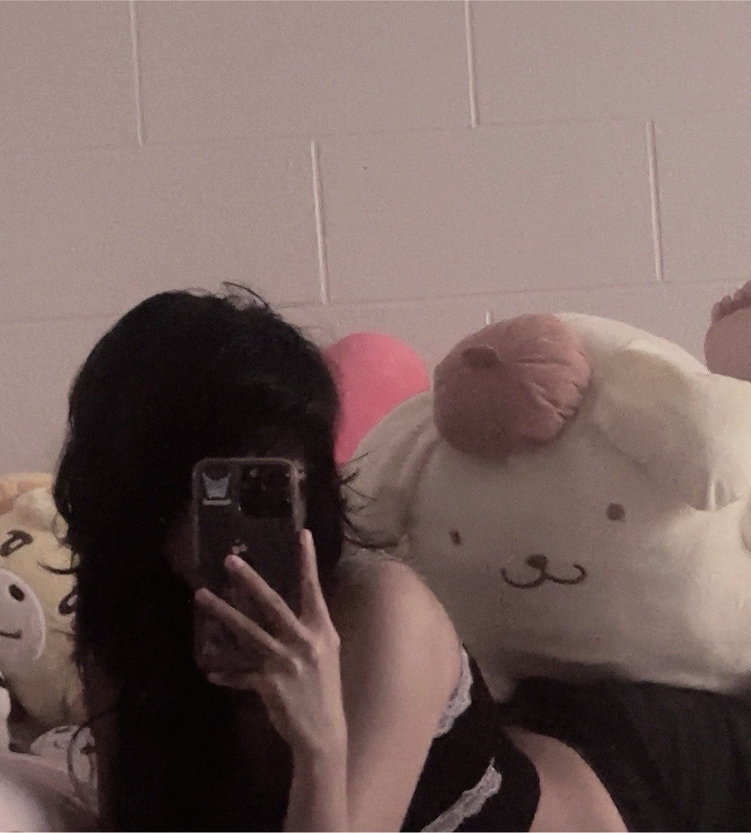nymfoid's tweet photo. old pic i miss my long hair https://t.co/2LR1GIfMJ4