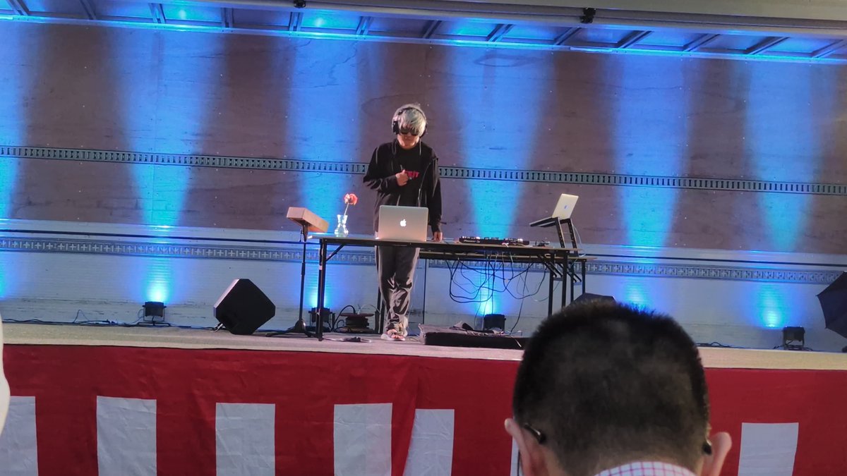 psycogarden's tweet photo. とりいそぎ、昨日はお祭りライブ
DJ Jimmyありがとうございました！
いつか教育番組の曲作りたい夢があったけど、形は違っても子供たちと一緒に踊れて良かったよ
花咲かせました、胸張っていけ https://t.co/5at1mKdtnZ
