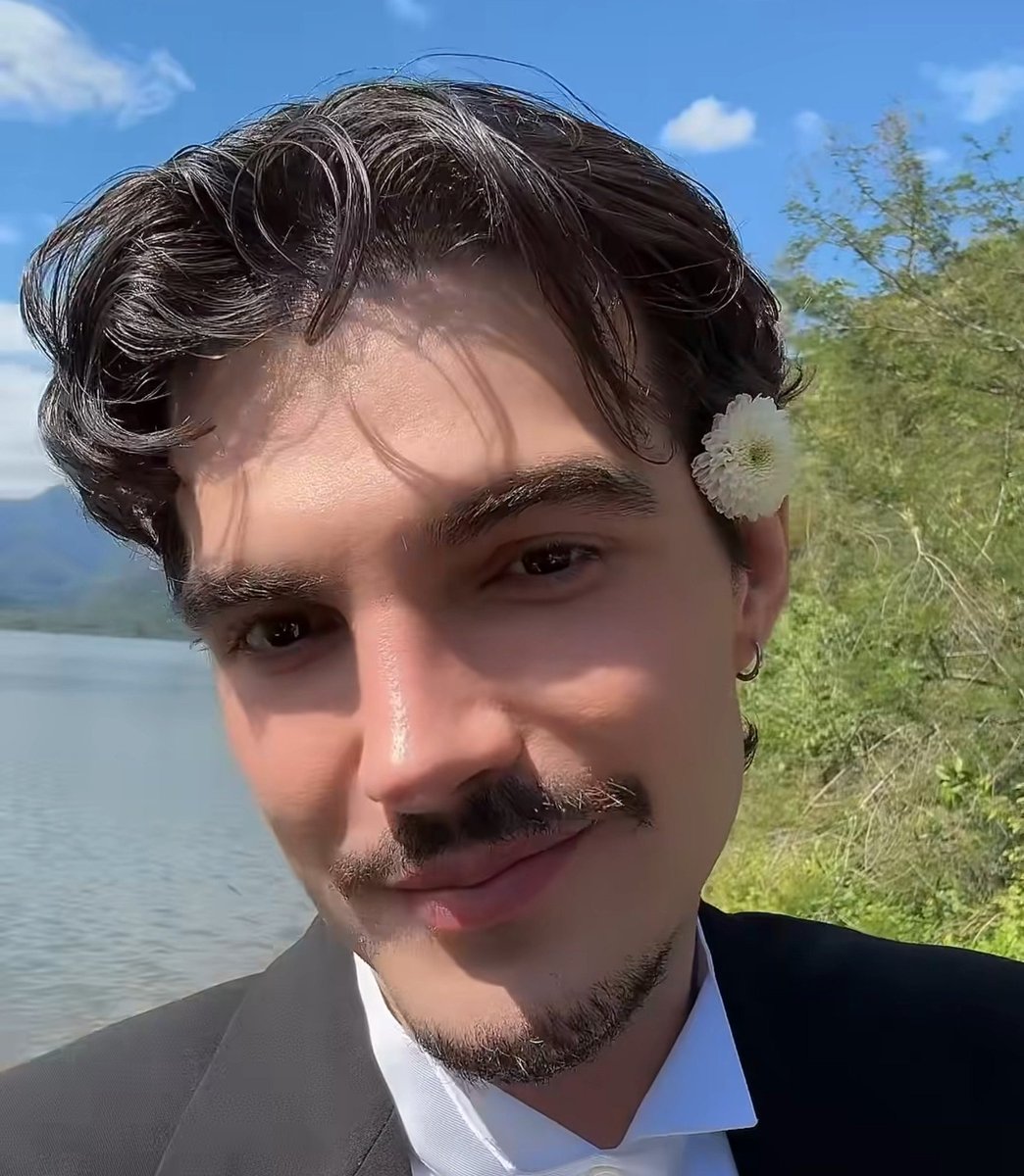 MahSperandio's tweet photo. @jaoromania você merece tanto sucesso meu amor, obrigada por me salvar do meu período difícil  com suas músicas eu te amo tanto João Vitor 🥹❤️‍🩹 https://t.co/sgxLRXX70t