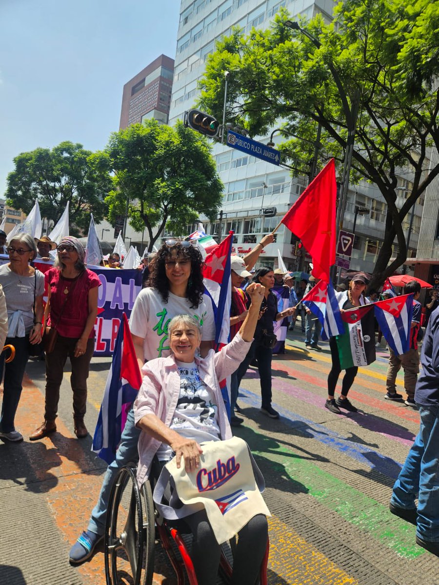 DiazCanelB's tweet photo. Gracias #México. Una vez más en la vanguardia de la dignidad de Nuestra América. A todas y todos los que marcharon por #Cuba este 26 de Julio, el abrazo agradecido de un pueblo que siempre encontró solidaridad en la noble y generosa tierra azteca.

#CubaNoEstáSola https://t.co/pj5ZgN3RBN