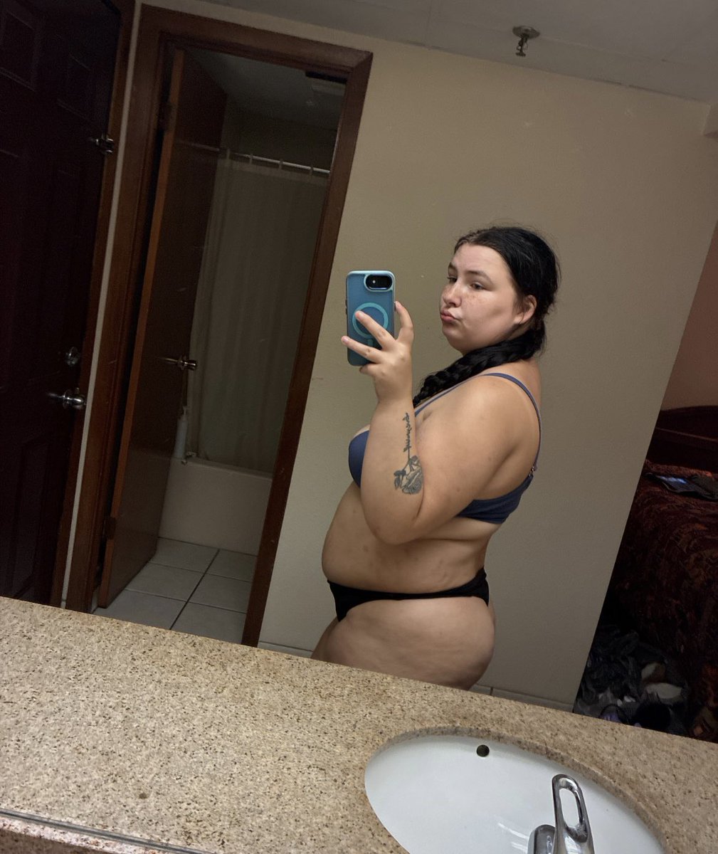 CourtneyHuff030's tweet photo. Sub for free only fans https://t.co/54HX5MuUhD https://t.co/WebBc0R2n7