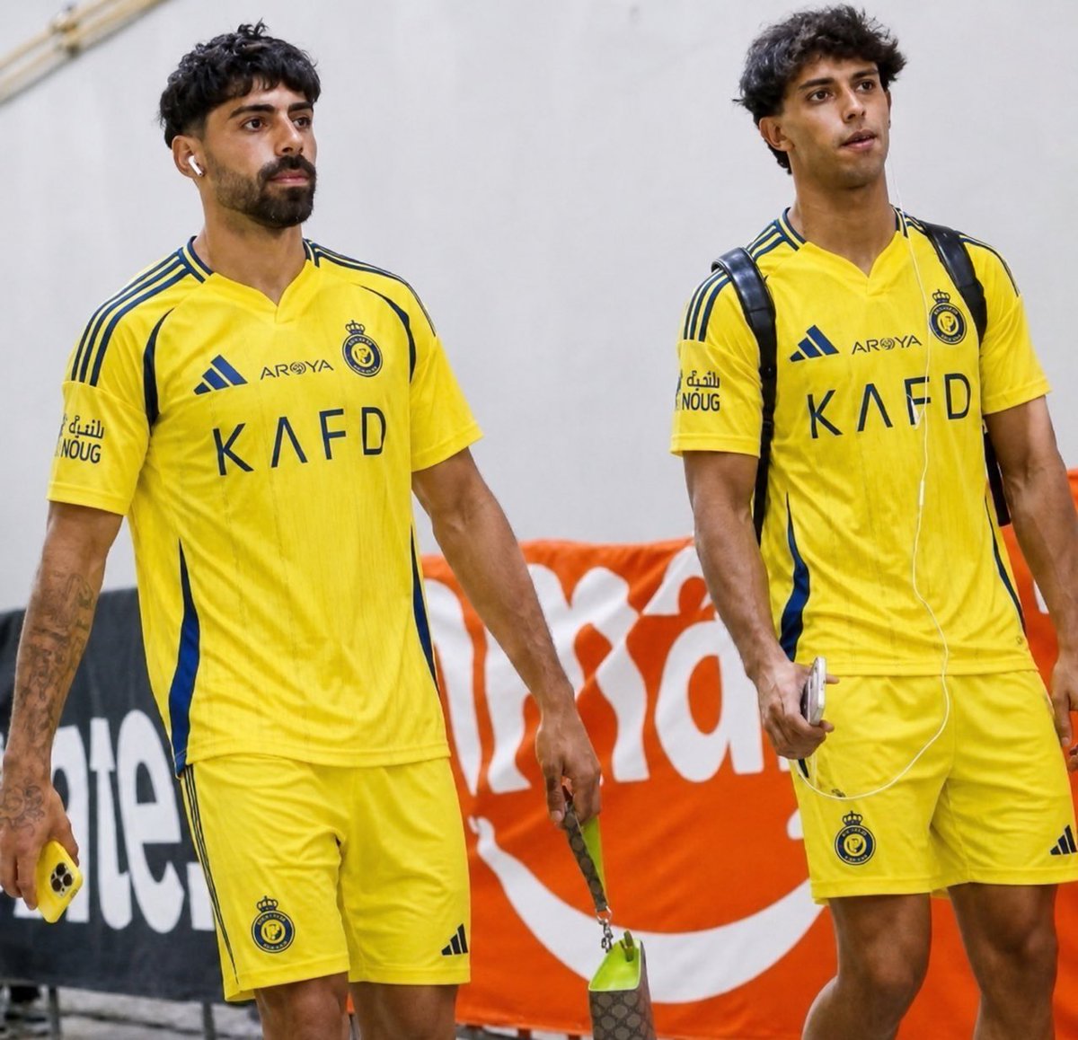 foj1x's tweet photo. وسط النصر الموسم القادم :

سامو كوستا
فيلكس 
………….

من يكمل الثنائي البرتغالي https://t.co/l6YEqEyARQ