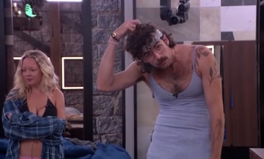 BBFeedsFairy's tweet photo. Barrett and Drew wearing dresses on the feeds #bb28 https://t.co/hsRZS1dO2j