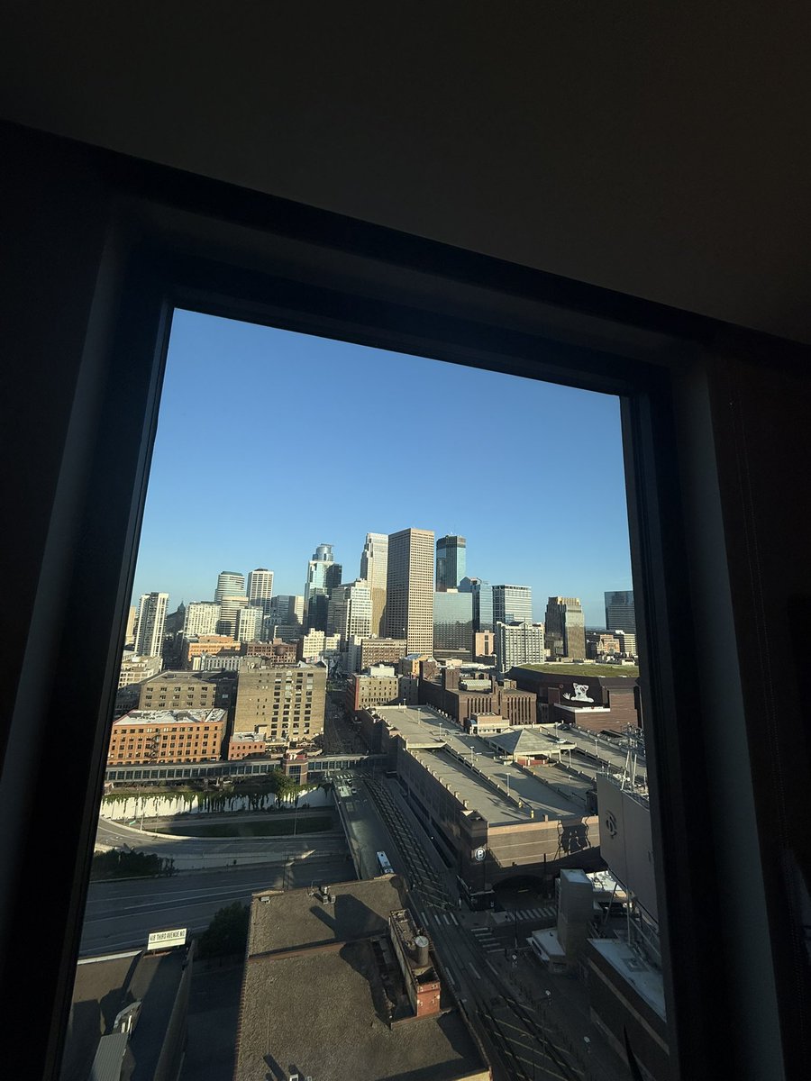 gailloveswolves's tweet photo. I love you Minneapolis https://t.co/EL7yYUWLBA