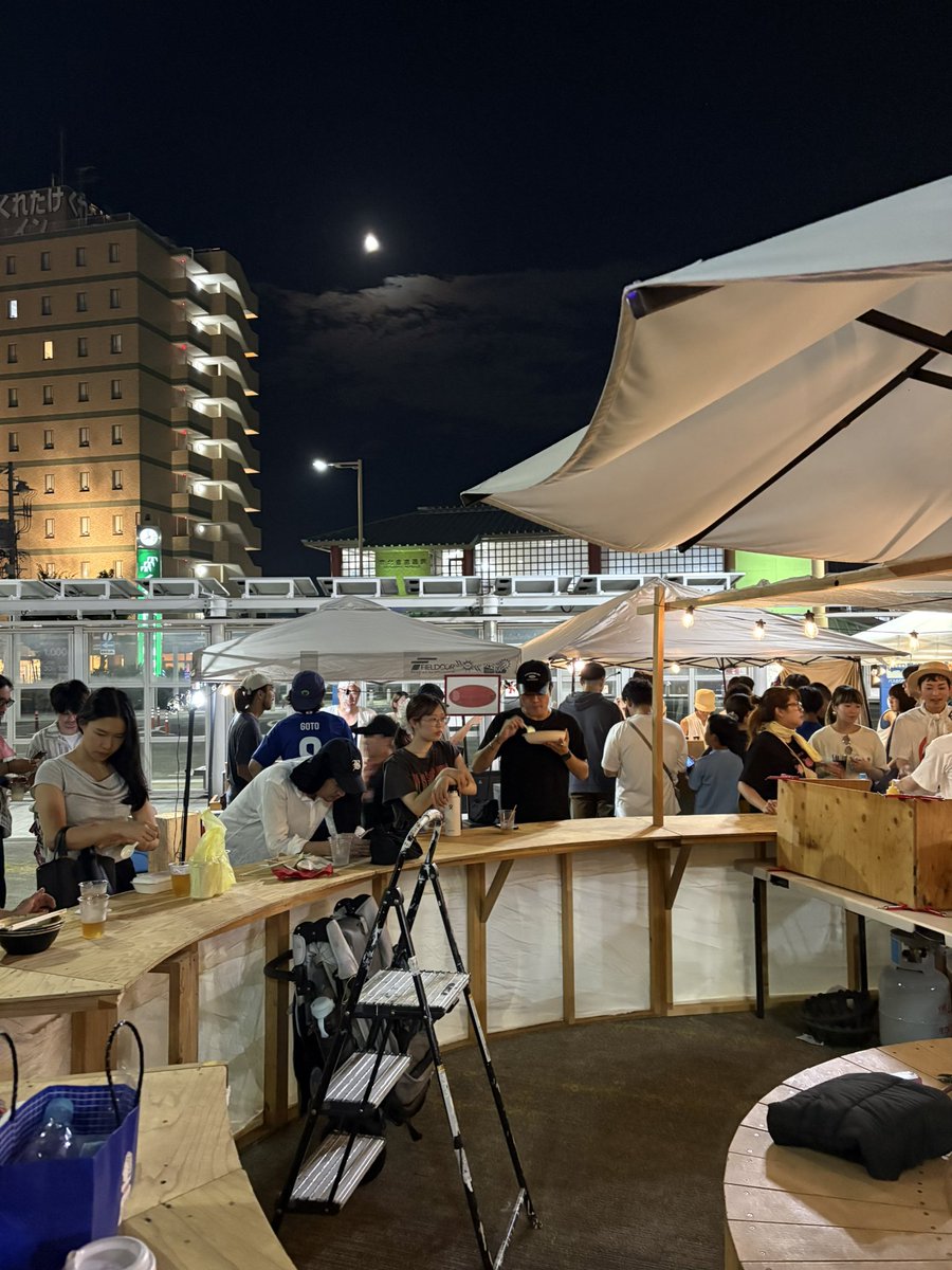 cat_sleep's tweet photo. プチトリップ
海の方で新鮮なシラス丼食べて、ウルトラマンの展示最終日に滑り込み
夜は駅前でクラフトビールのお店の周年祭イベント覗きに行って
近場で楽しむ休日は良き❣️
ただし、🚗移動ができての話
#公共交通機関どこに消えた https://t.co/M0ow5Zi2Rw