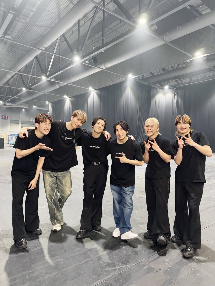 Masa0410money's tweet photo. w-inds. 25th Anniversary Best Single LIVE TOUR 2026 “GOLDEN SINGLES” in Hong Kong

ありがとうございました！！
Fumiyaの代打でサポートさせていただきました！
久々のw-inds.
とても大切なLIVEに少しでも力になれて嬉しかったです！
楽しかった！！ https://t.co/MCWsLRJPgp