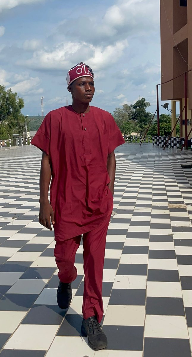 su_bomz's tweet photo. Keep walking. Your destination doesn't need an announcement. Confidence isn't loud—it simply shows. Every step speaks for itself, and every journey has its own time. 🚶🏾‍♂️✨🤍
#OLASUBOMI https://t.co/pa7W4epKpk