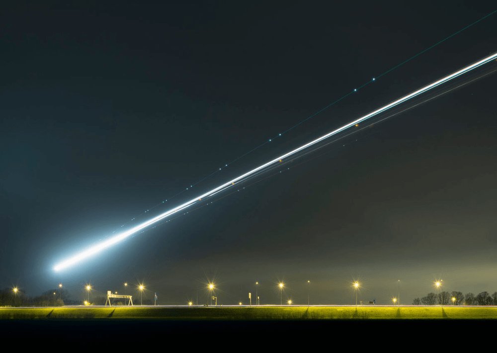 gigazine's tweet photo. 約8.6km離れた場所にレーザービームで電力を届ける実験にアメリカ軍が成功、無線電力でポップコーンを作成(2025) https://t.co/hn4nyZQS9S