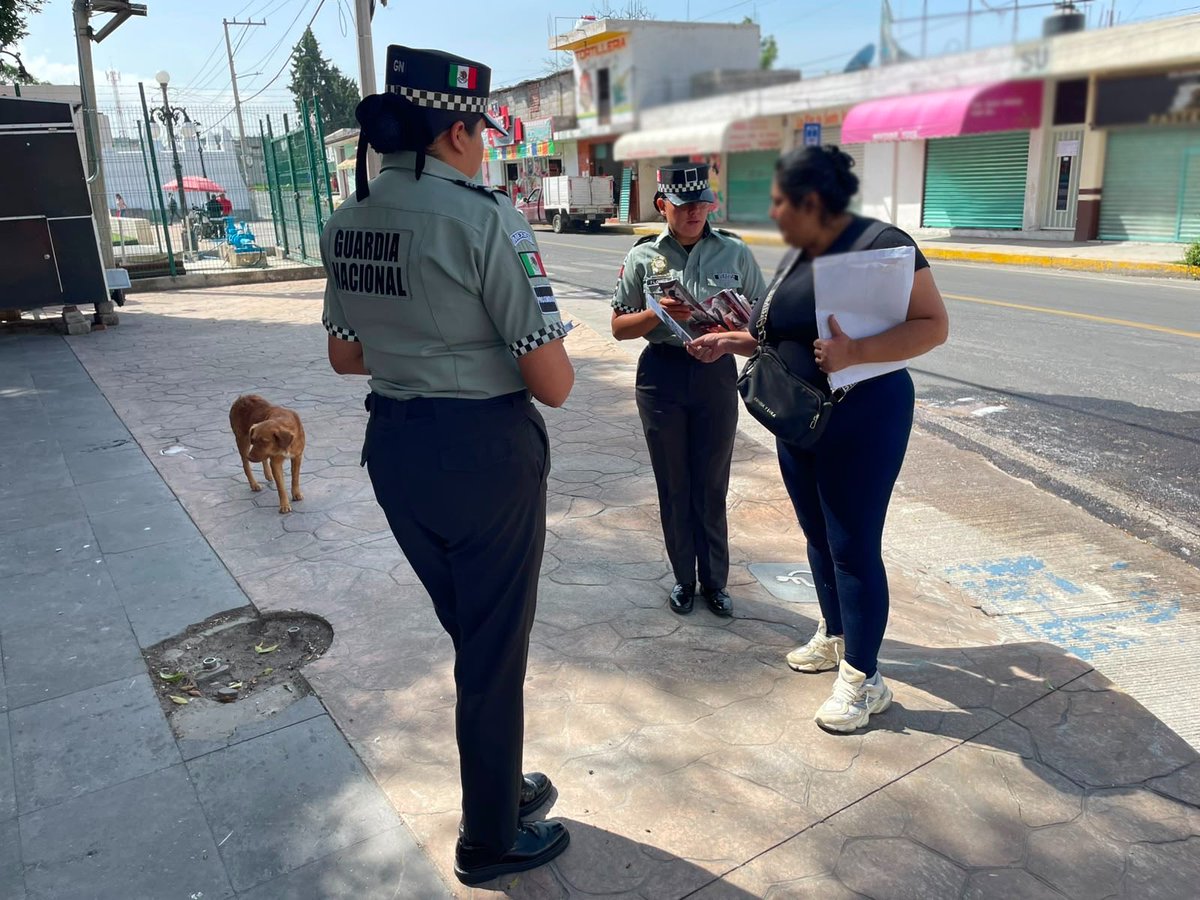 GN_MEXICO_'s tweet photo. ¡Tu participación es importante! En cada colonia y comunidad en #Tlaxcala, personal de la #GuardiaNacional trabaja para escuchar, orientar y atender a la ciudadanía, fortaleciendo la cultura de la denuncia y la prevención del delito. #PorMéxicoSiempreEnGuardia https://t.co/2Ck8DdCnCf