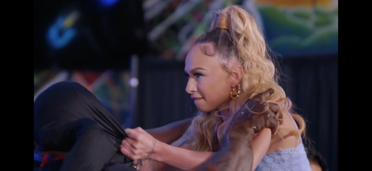 Exploreme_Bi's tweet photo. Now Mariah new dam well she was doing to much ugh she showed her ENTITLEMENT tonight 😉😉smh #baddiesUSAchaptertwo https://t.co/mzqzMeqoGx
