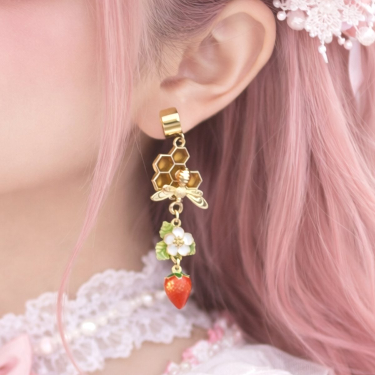 jyura_RM's tweet photo. 8/3⇒お題【#とろ～りハニータイム #365DIYtheme】
※はちみつの日(蜜蜂/黄/ゴールドなど)

とろ～り、とろ～り🍯✨甘いはちみつ色に、とろける気分💞蜜蜂が大切に集めた小さな幸せみたいな輝きは、見ているだけで心までほっこり🐝💛

▶https://t.co/JssmekKRIB

#ハンドメイド好きさんと繋がりたい https://t.co/uKIFIsFb4x