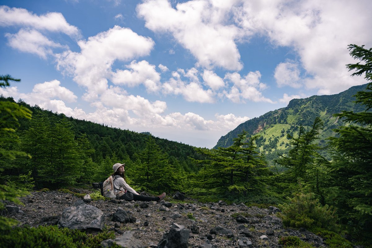 iwaiemiri's tweet photo. 前掛山（浅間山）に行ってきた🗻
道中もずっと景色が良くて最高でした！
7時間歩きっぱなしだったのに楽しすぎてまた行きたい....！！՞⸝⸝•̀⩊•́⸝⸝՞🌲🌲 https://t.co/1ZKgoHRFPj