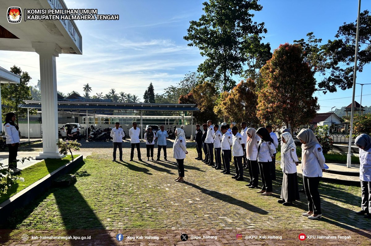 kpu_halteng's tweet photo. 2. Hadir dalam apel ini Ketua KPU Halteng Rahman Tekka, Anggota KPU Halteng Risman A. Rasid, Nursani M. Tahir, Sekretaris KPU Halteng Abdul Hafid, kepala sub bagian dan staf Sekretariat KPU Halteng. https://t.co/4PxhTaLqGS