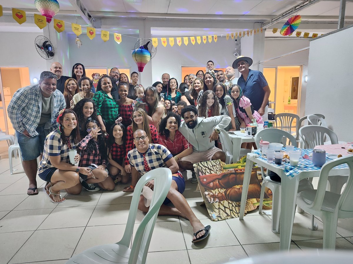 cezinhaaraujo's tweet photo. Nosso arraiá... 
Animado, com muita comida e bebida... 
Pena que acabou! https://t.co/ln7T7MtMBP
