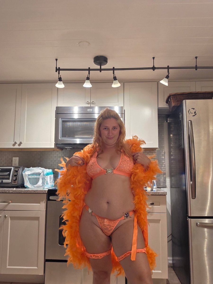 Jinxie895's tweet photo. Orange is the best! https://t.co/d4Ih70wENV