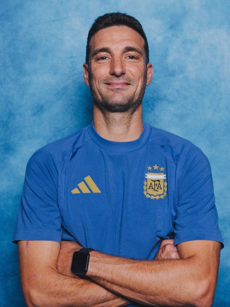 otbmrtnz's tweet photo. lionel scaloni sos lo mejor que le pudo pasar a la selección argentina 🤍 https://t.co/bHDzwtjHW3