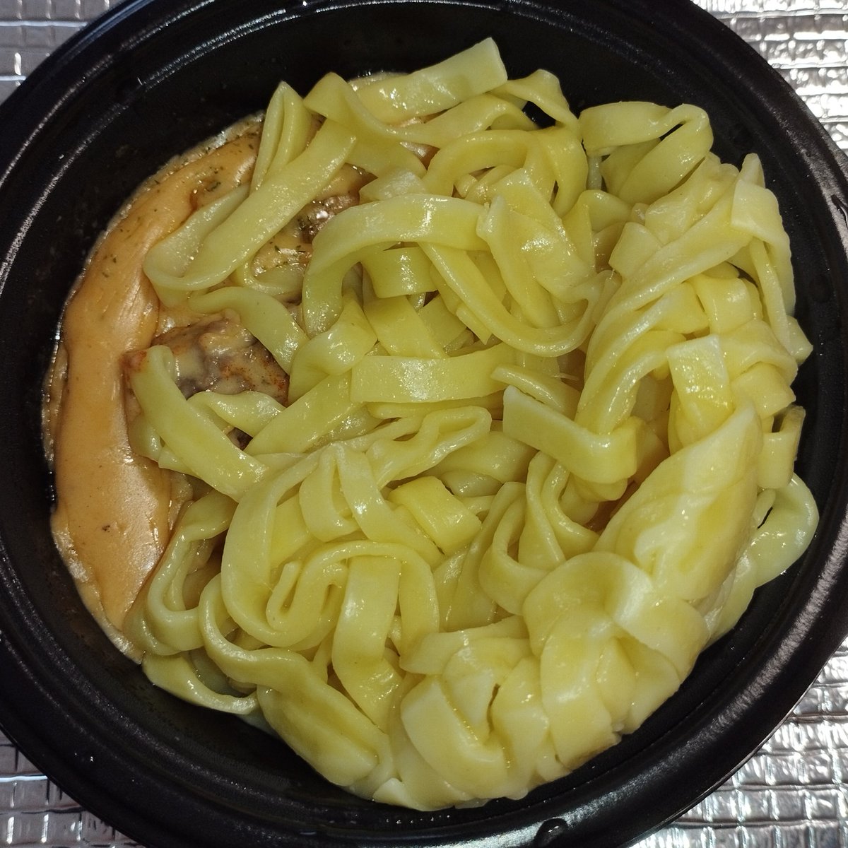 mikhail__210's tweet photo. 実はこの時、ものすごく久久に(約1年ぶりくらいに)ビーフストロガノフも食べました
それもずっと昔からやってみたかったビーフストロガノフパスタをやることができました!
ボルシチラーメンならだいぶ前からのド定番でよくやっていますが、こちらもものすごくおいしか���たです! https://t.co/N9jHEuvAgB