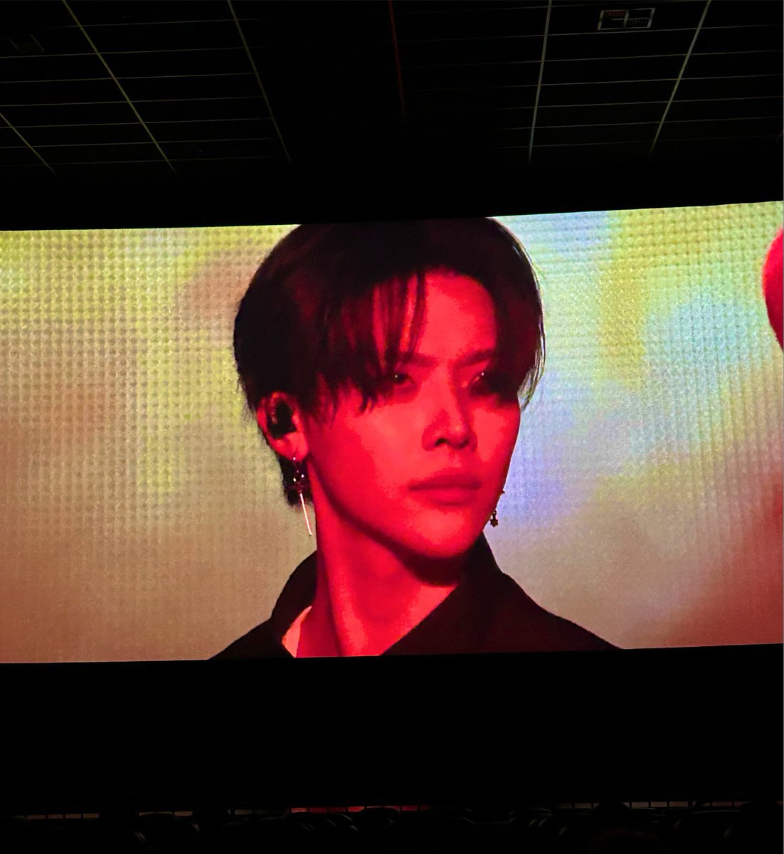 asol4r's tweet photo. meu aniversário é só dia 29 mas esse já foi o melhor presente, obrigada pelo show incrível amo viver no mundinho luné te amo pra sempre &amp;team

#ASIATOUR_BLAZETHEWAY_LIVEVIEWING
#BLAZETHEWAY_LV_BRASIL https://t.co/c15FLULrdR