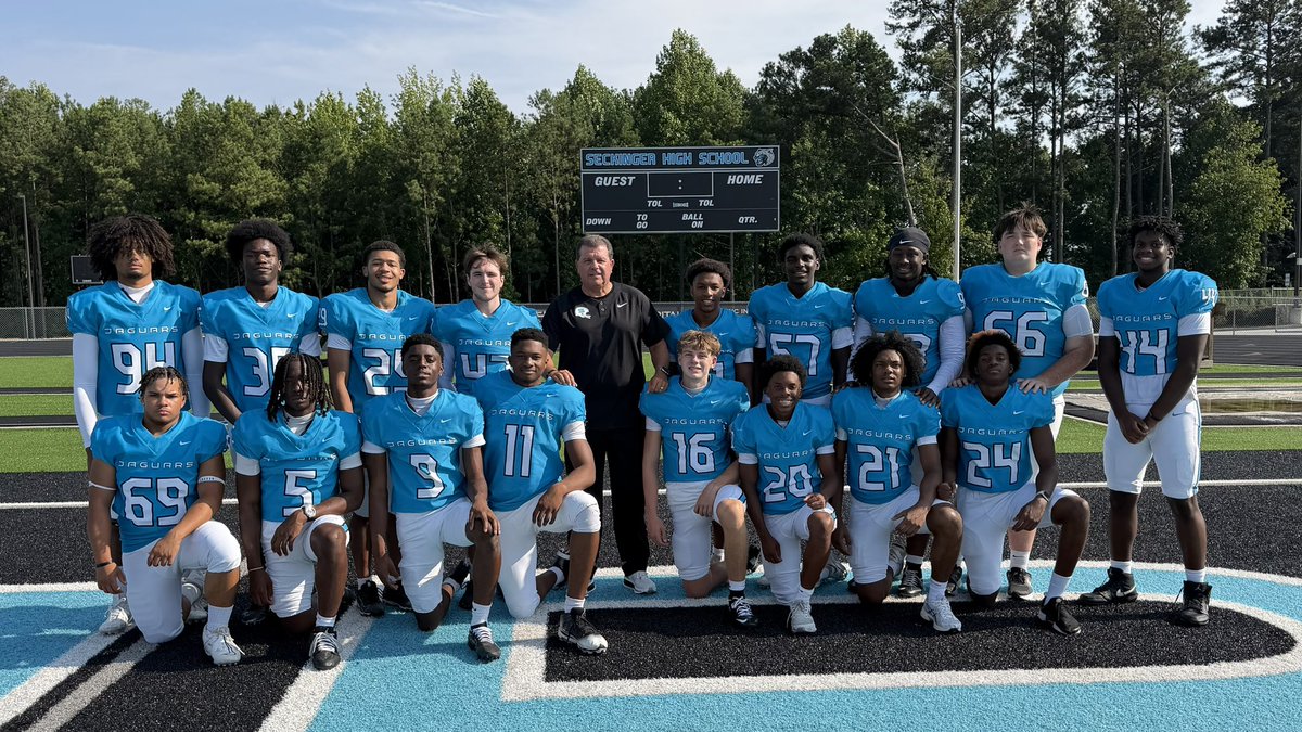 SKG_Football's tweet photo. 2026 Picture day is a wrap! Good luck to our seniors this season. Last one, make it count! https://t.co/49eZk7nU1d