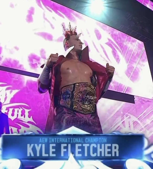 KyleFletcherFan's tweet photo. The protogear always hits!
#AEWRedemption https://t.co/LLNAeqjS9o