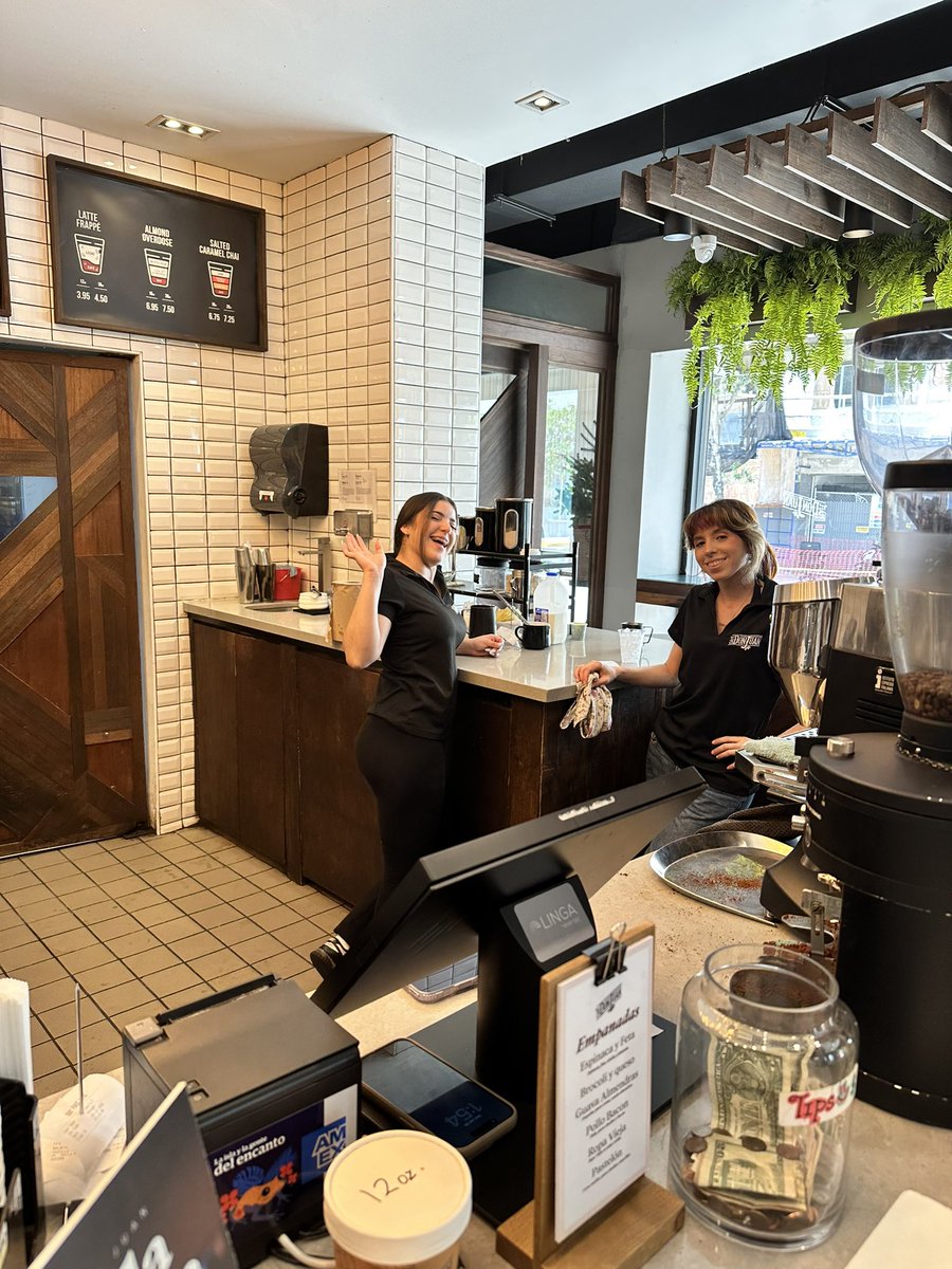 willieseconpr's tweet photo. Hoy es un dia triste! Uno de mis coffee shops favoritos del area de Santurce cierra sus puertas, café Don Juan de la Parada 19, Ave Ponce de Leon. Los baristas y el otro personal son excelentes, siempre me han tratado con mucha amabilidad y cariño! Esta es su ultima semana! 🥺🥺 https://t.co/U6GsgzsjZw