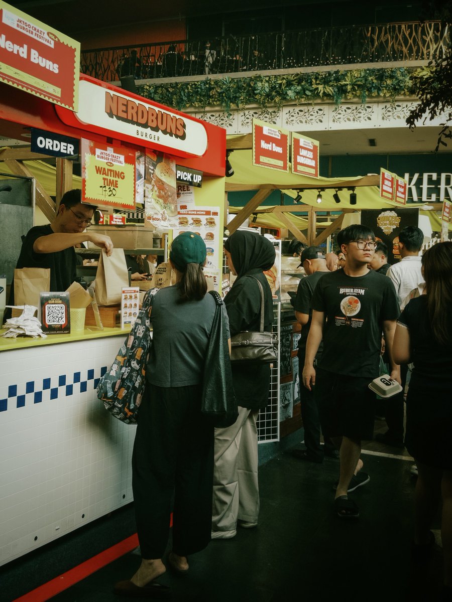 Pilihannyaa's tweet photo. Mau dapatkan warna foto seperti kamera fujifilm?
Kamu bisa gunakan :
Iphone + dazzcam app ✅
ini setingan yang biasa saya gunakan.

Untuk pengaturan ‘brightness’ bisa disesuaikan saja dengan kondisi tempat pemotretan. https://t.co/gXRVMbFIcV