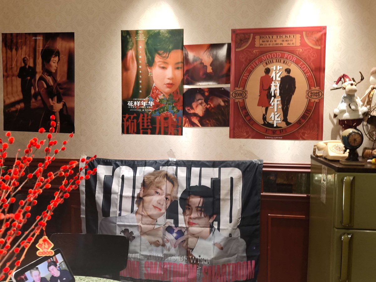 AriesJIng0525's tweet photo. In the same huoguo restaurant and the same room,watching the same live 
Miss a lot ,but still go on with love and smiles.😊
@bxxm_rvw
@smart_csnp

#SmartBoom 
#Topform 
#Auralis https://t.co/HrFEdKR0R7