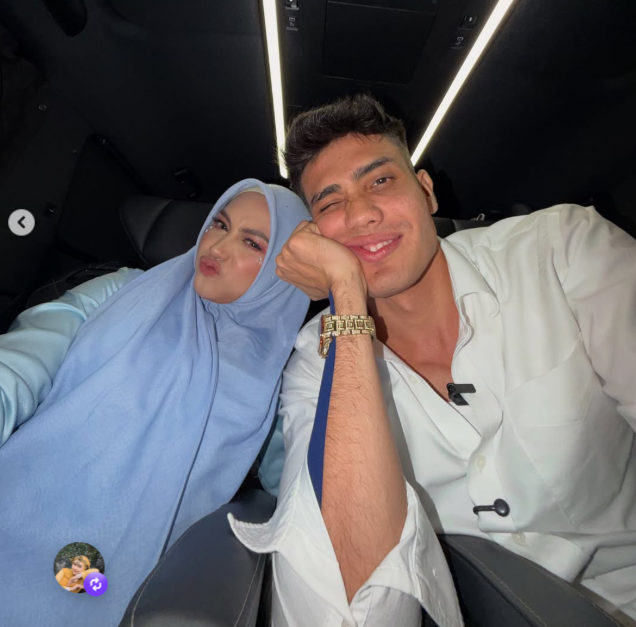 KemangiNews's tweet photo. Happy Birthday Moana!!😍

Aisar baru aja upload nih video keseruan bersama Ria Ricis saat ulang tahun Moana kemarin. 

Tapi wey, emang bener ye sebenernya juga Aisar kalo diliat2 deket sama semua gak cuman sama Vilmei. Emang deket sama semua dia mah.

Ini juga Lisa Mariana apa syi cie cie aja lu ah. Random banget asli

Btw dia bisa eksis di Indonesia itu awal mulanya gimana ya? Dari awal dijodohin Fuji, terus Vilmei, sekarang deket sama Ria Ricis???