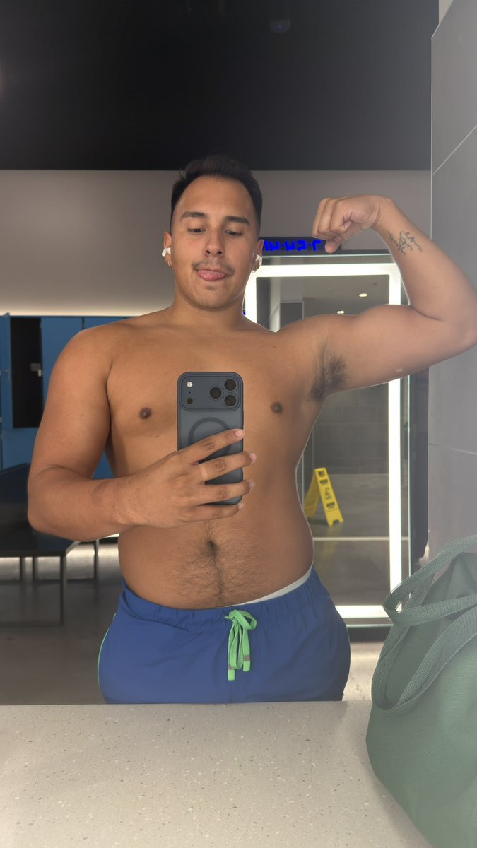 StephonRamos's tweet photo. full body :p https://t.co/2EgVeo6dWe