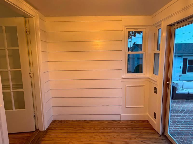 RyanQuarlesKY's tweet photo. More farm house renovations, including installing air conditioning in rooms that have not had it in 100+ years. Big shout out Chad Christy with The Deal craftsmanship. https://t.co/YTrxC0j7WW