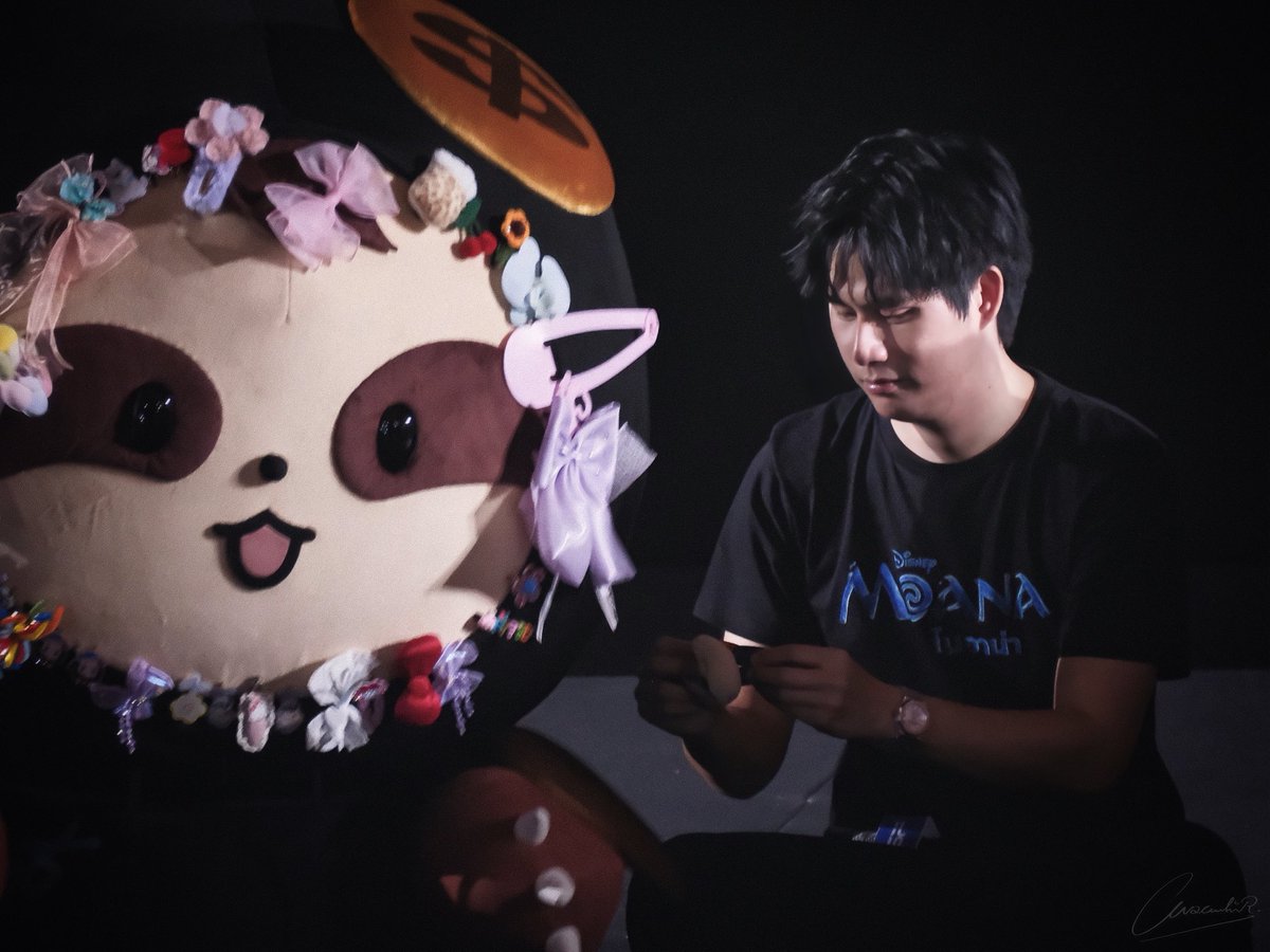 wachi_gamelin's tweet photo. ป๊าาาาาา ติดเสดยางงงงงง สายแย้ววววววววว
เด่วรวยปายเรียนไม่ทันนนนนน

#SFxNaniPremWinny
#SFxNeonaPaodySamruay
#winynny #samruay https://t.co/WAqdy3Exxm
