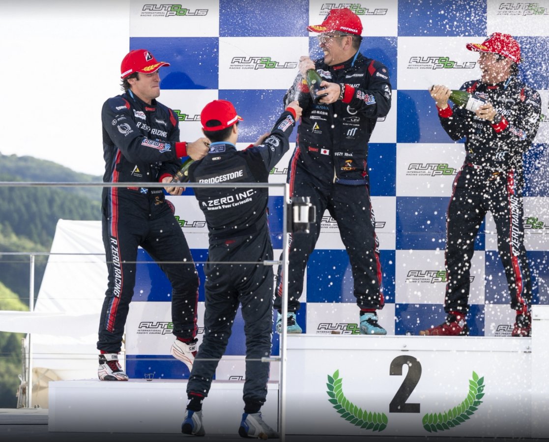 RDS_20180916's tweet photo. RZeroRacingが参戦3戦目で総合2位表彰台!
#RZeroRacing
#S耐 https://t.co/ZDwWYVM8bf