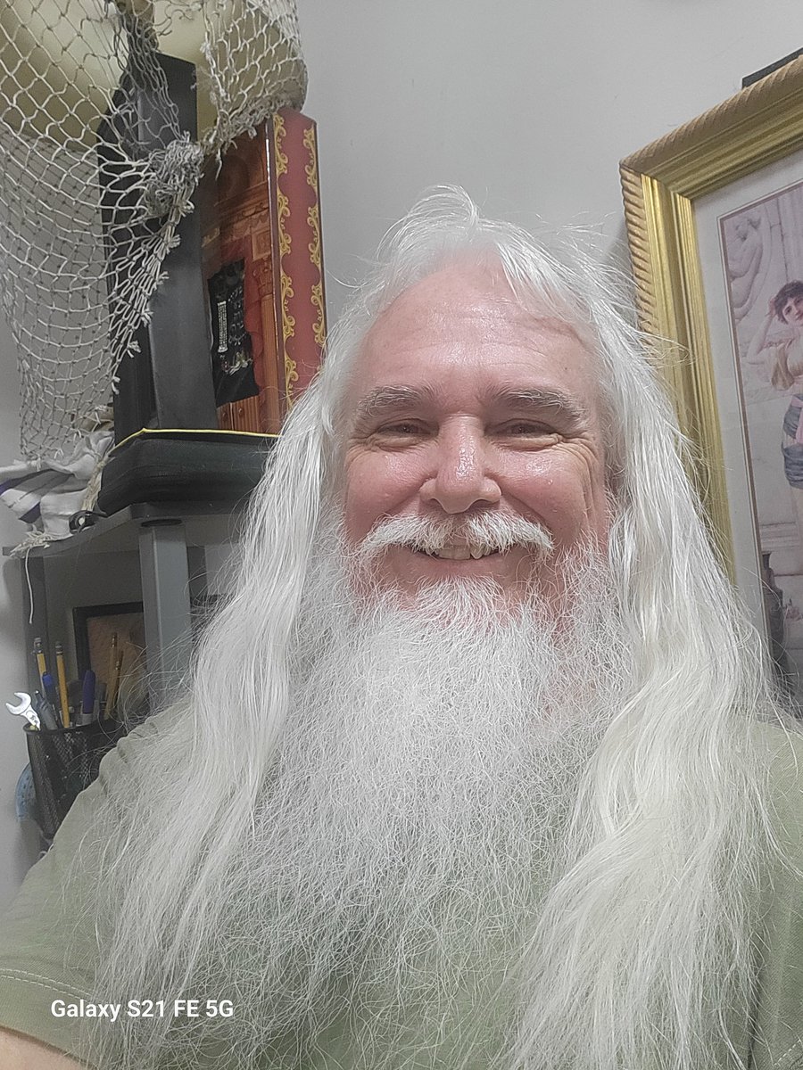 Jerry1877131's tweet photo. @CharlieThe3sg5 Selfie from a Softie. https://t.co/GYUvqAwhj2