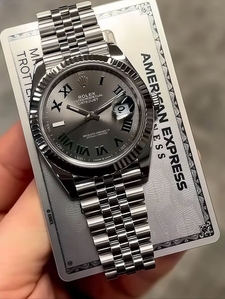 Dea_rMindset's tweet photo. Which one wins here?

Rolex or Patek? https://t.co/7NwyQ1L0Ln