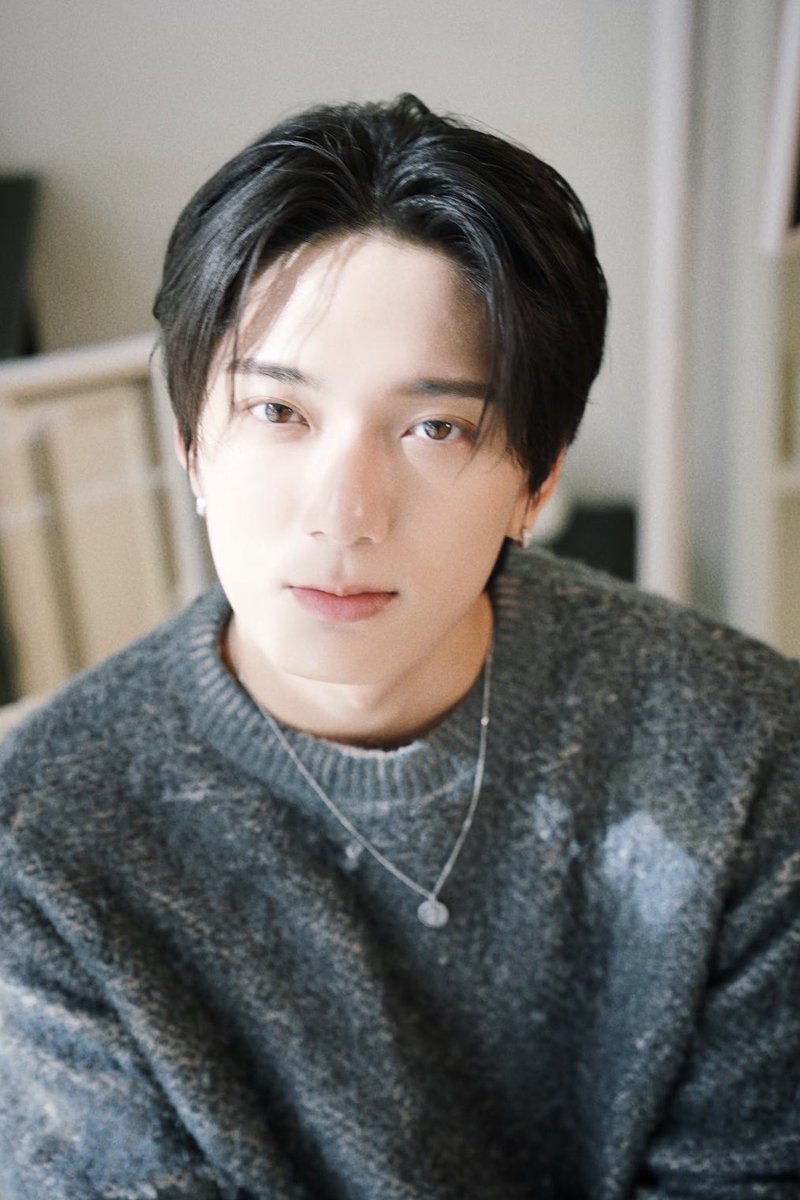 plsrn03's tweet photo. 용준이 웃는 거 진짜 착둥이 웃음임
결혼해달라고 빌고 싶다…… https://t.co/ftEFJcfwCW