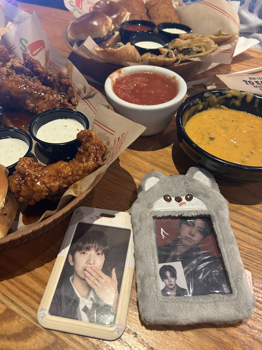 se0bobrangiz's tweet photo. chud ass pic but #andeareats &amp; #andhearteats :3 

I love this little duo (our mans) we made up @izziziee 😼😼 https://t.co/6ZLbUvrxtP
