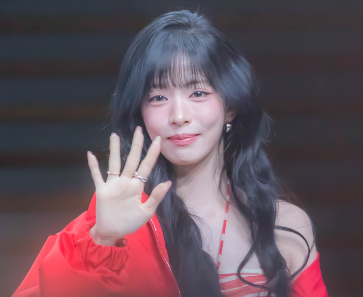 vyb11033's tweet photo. ［2026.07.25］#음중 #미팬 #VitaminME \(//∇//)\ 🩷🩷🩷
#fromis_9 #프로미스나인 #プロミスナイン
#이채영 #イ・チェヨン  #ChaeYoung https://t.co/AhhcVi4Ruf