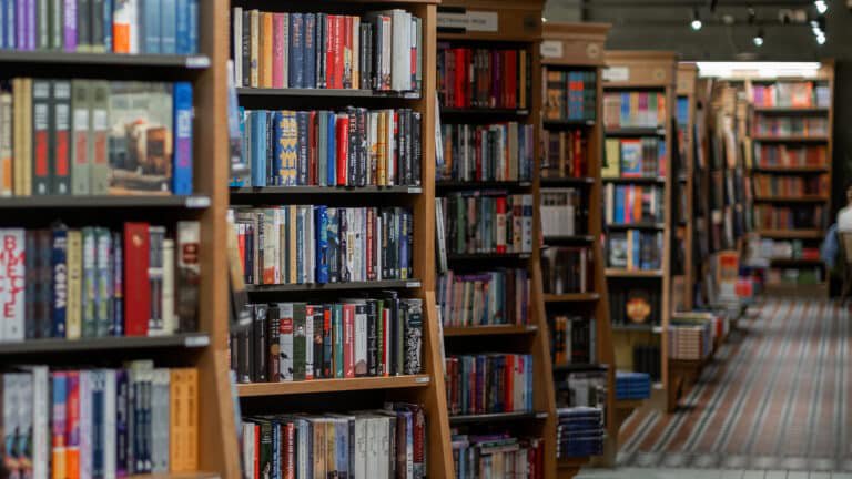 YerlanIskakov's tweet photo. Cellophane world: How censorship wraps up Russia’s book market
https://t.co/wvgC7b9oGJ
#bookstoread #BookAuthors #bookmarket https://t.co/TGKicpjXCW