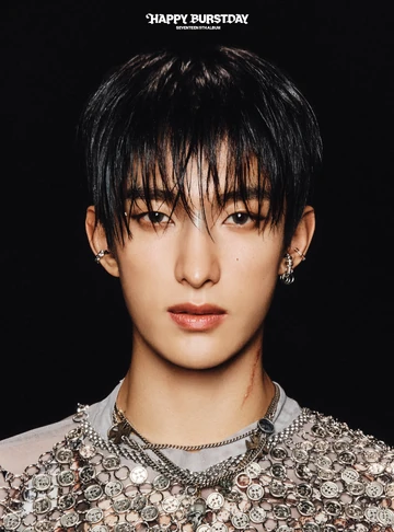 kchartsmaster's tweet photo. Pledis Entertainment announces SEVENTEEN's DK and VERNON will begin their mandaroty military enlistment on September 8 and August 20, respectively. https://t.co/mS5r2dV4G4