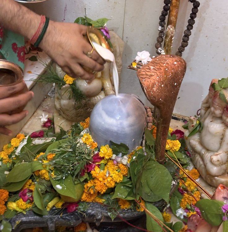 GirishC86267368's tweet photo. My faith has only one destination... 
Mahadev. 🔱🕉️

Om Namah Shivaya 🌼🙏

#HarHarMahadev 🚩 https://t.co/ihIzU36O7w